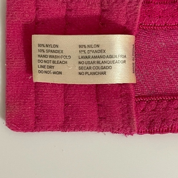 Dreamwear sz 40C bra push-up in a berry color with a slight texture - Picture 8 of 8